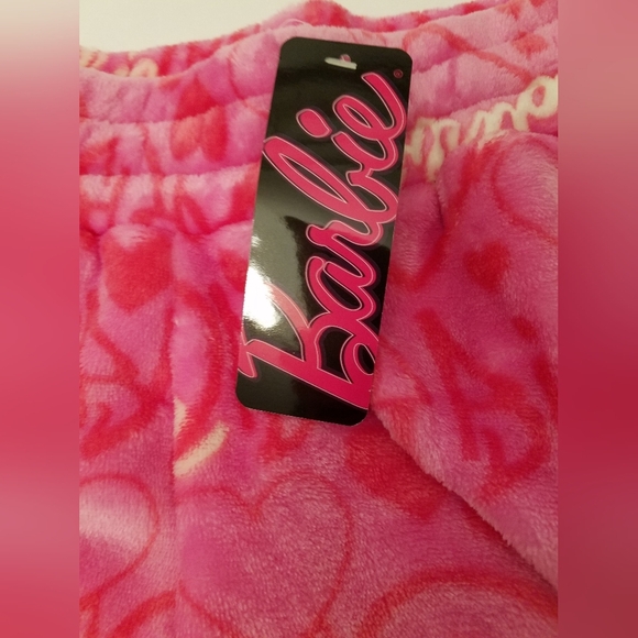 NWT Barbie Pink Graphic Shorts Soft Fleece Size Large - Picture 11 of 14